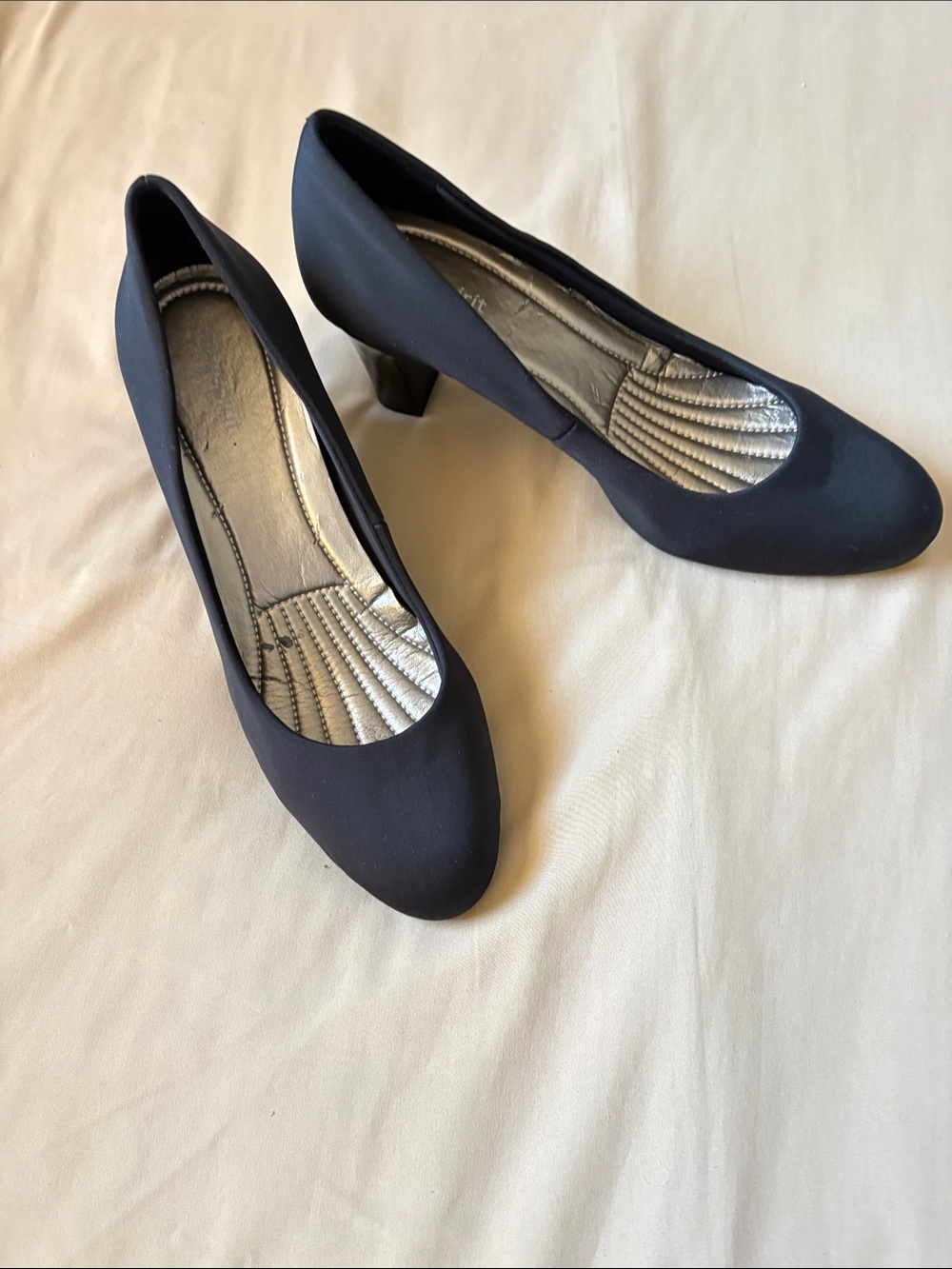 Easy Spirit Black Mid-Heel Court Shoes